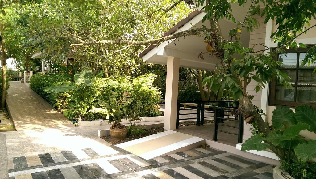 Damnoen Care Resort Damnoen Saduak Exterior photo